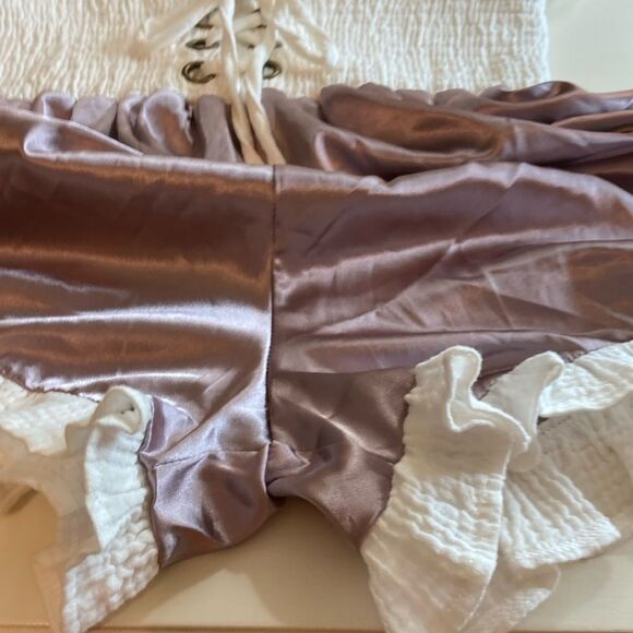 NWT HOUSE OF WALLACE L Gauzy Lace up white/purple Satin Ruffle Bottom Romper - Picture 9 of 11